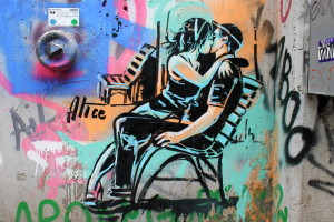 Alice_Pasquini_Bench_Kiss_Kotti_Street_Art_Berlin__9521-2